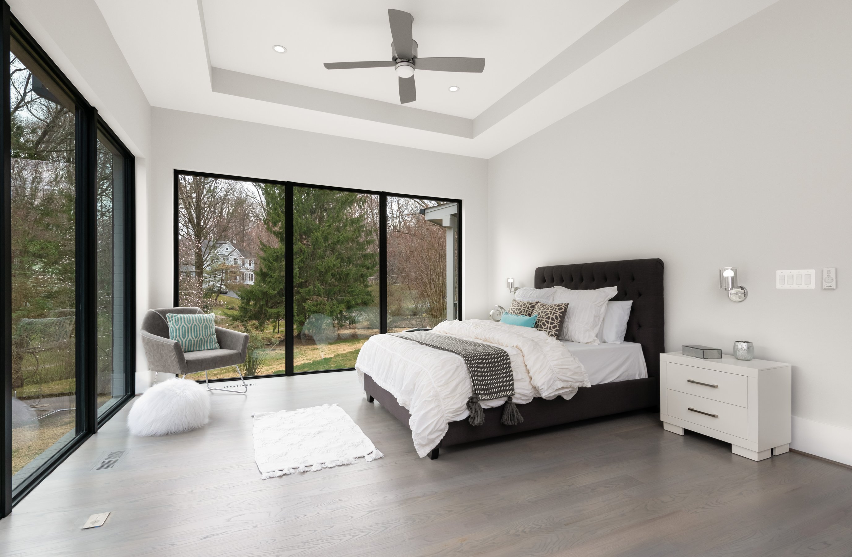 How to Choose the Right Furniture for the Primary Bedroom of Your